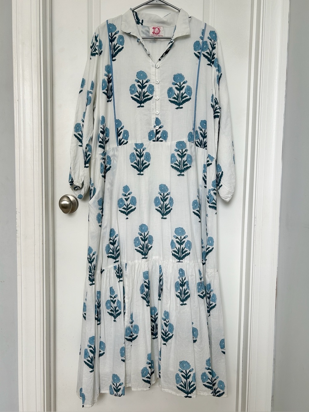 Victoria Dunn | women’s XL Blue and White Floral tiered Maxi Dress 100% cotton - Picture 3 of 11